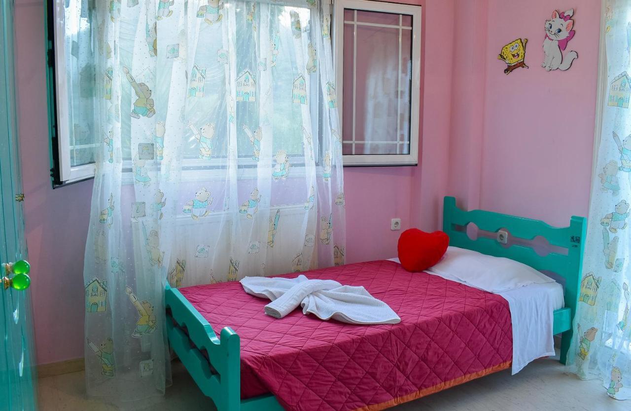 Vicky'S Village Private House Fiolitis Luaran gambar