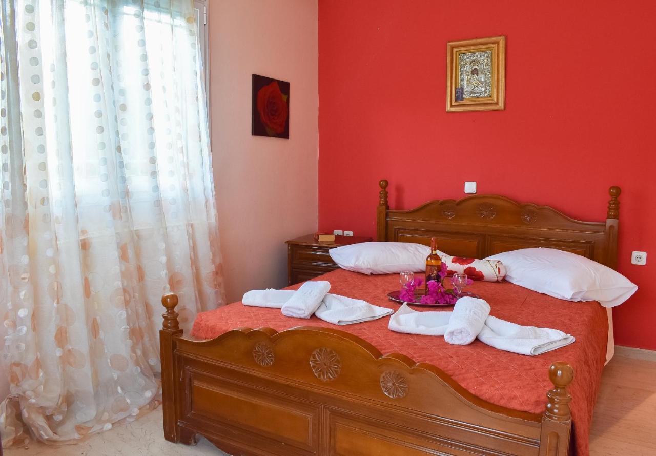 Vicky'S Village Private House Fiolitis Luaran gambar